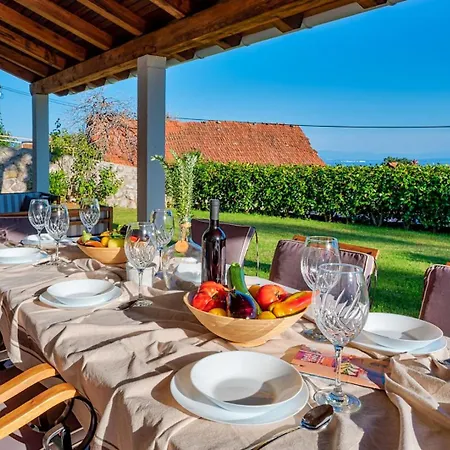 Pia Villa Ičići