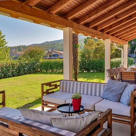 Pia Villa *